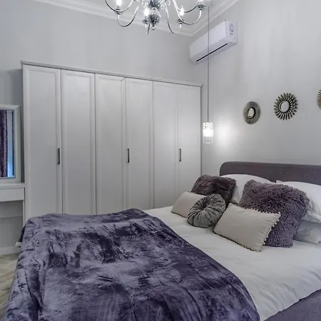 The Olive House - Center - Free Parking *