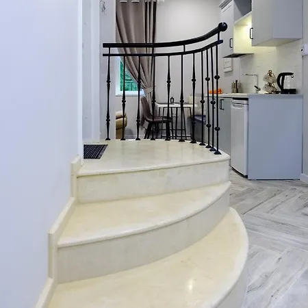 The Olive House - Center - Free Parking Apartment *