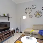 The Olive House - Center - Free Parking Apartament